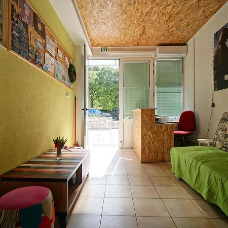 Oasis Hostel Сплит Экстерьер фото