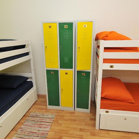 Oasis Hostel Сплит Экстерьер фото