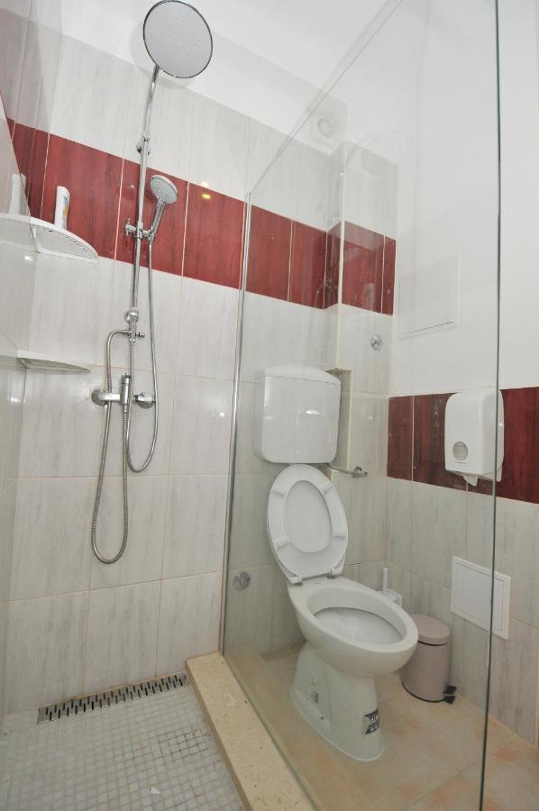 Oasis Hostel Сплит Экстерьер фото