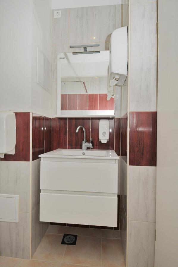 Oasis Hostel Сплит Экстерьер фото