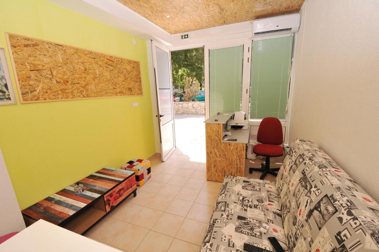 Oasis Hostel Сплит Экстерьер фото
