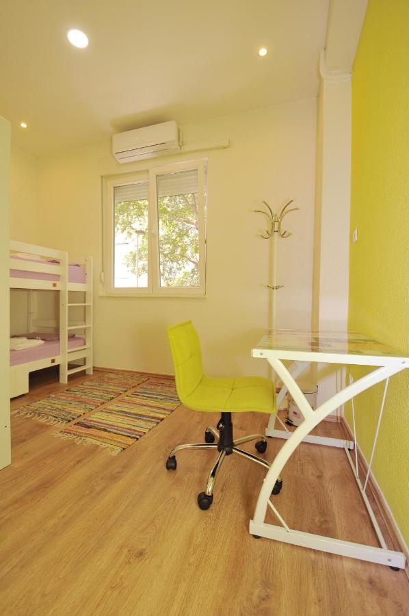 Oasis Hostel Сплит Экстерьер фото