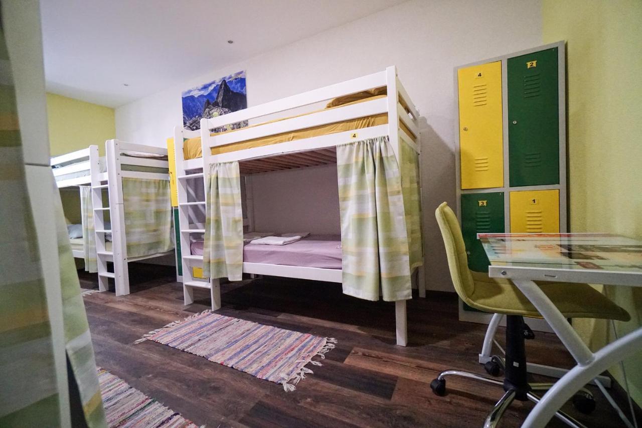 Oasis Hostel Сплит Экстерьер фото