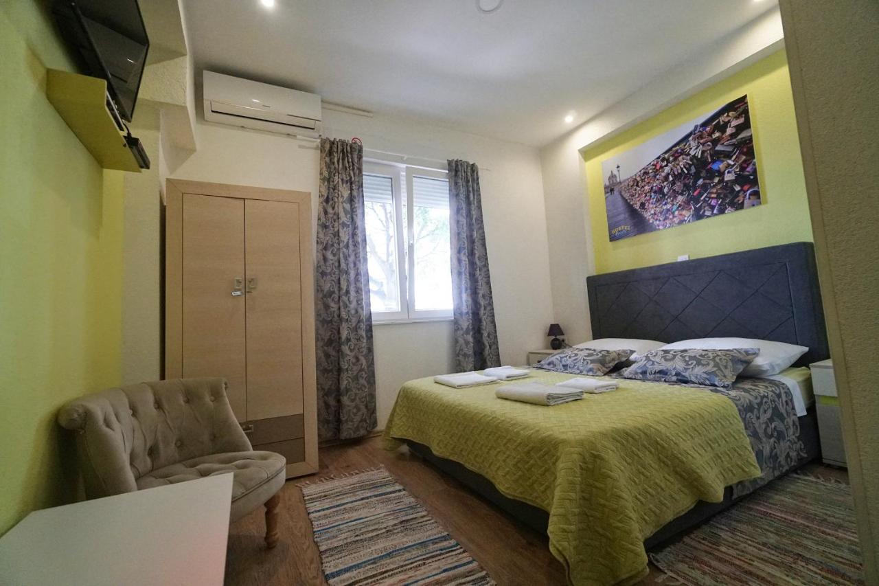 Oasis Hostel Сплит Экстерьер фото