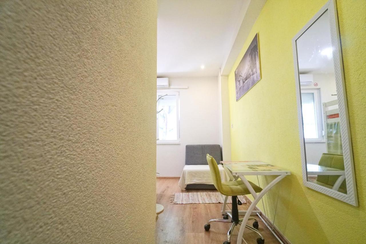 Oasis Hostel Сплит Экстерьер фото